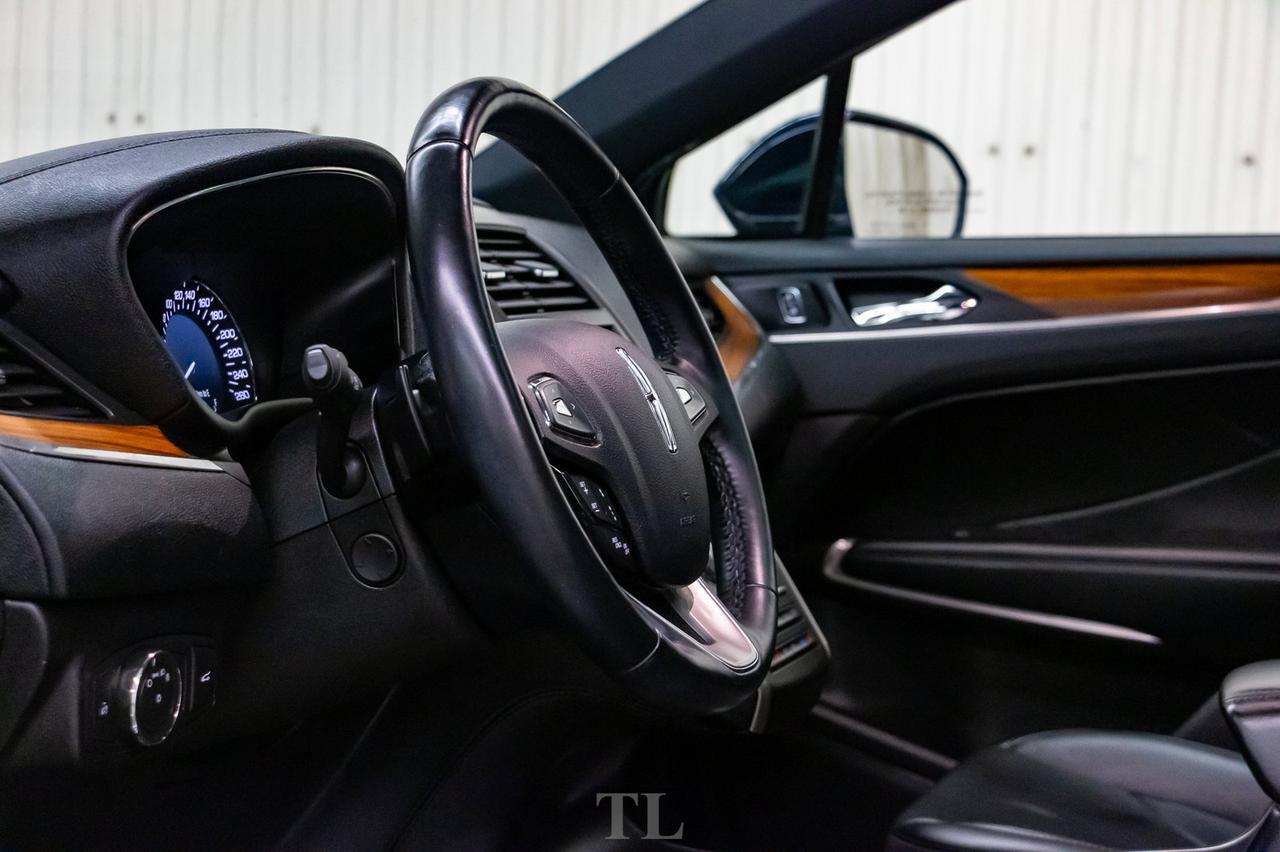 2016 Lincoln MKC AWD Reserve Leather Roof Nav BCam Red Deer AB