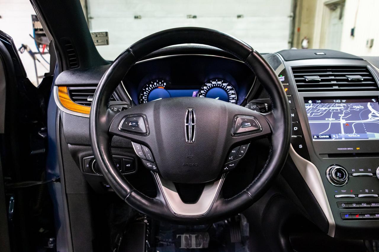 2016 Lincoln MKC AWD Reserve Leather Roof Nav BCam Red Deer AB