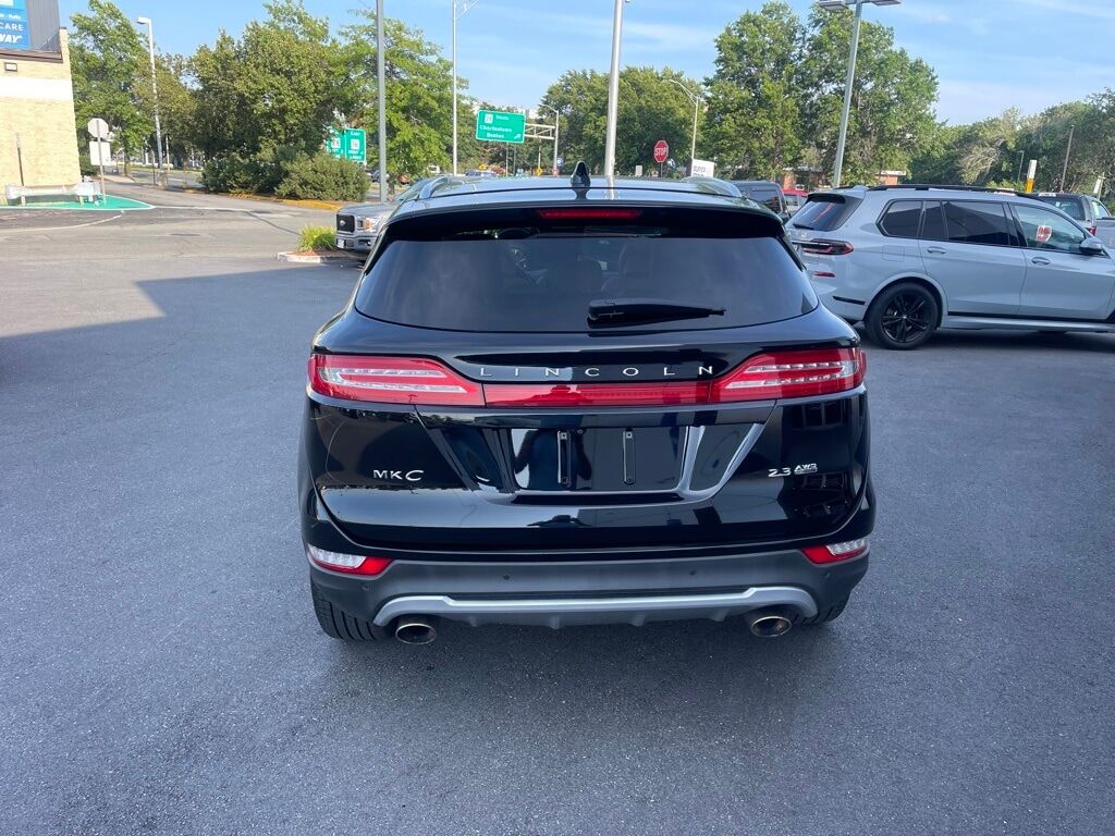 2016 Lincoln MKC Reserve Orange MA