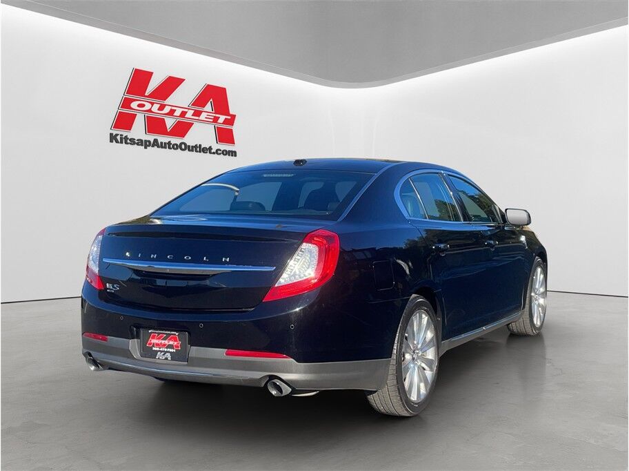2016 Lincoln MKS EcoBoost Sedan 4D