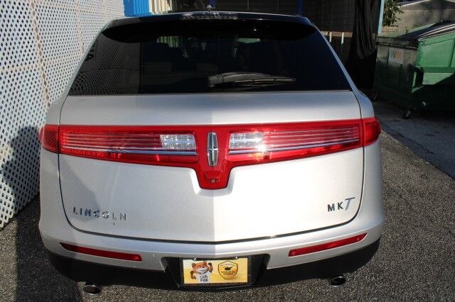 2016 Lincoln MKT photo 4