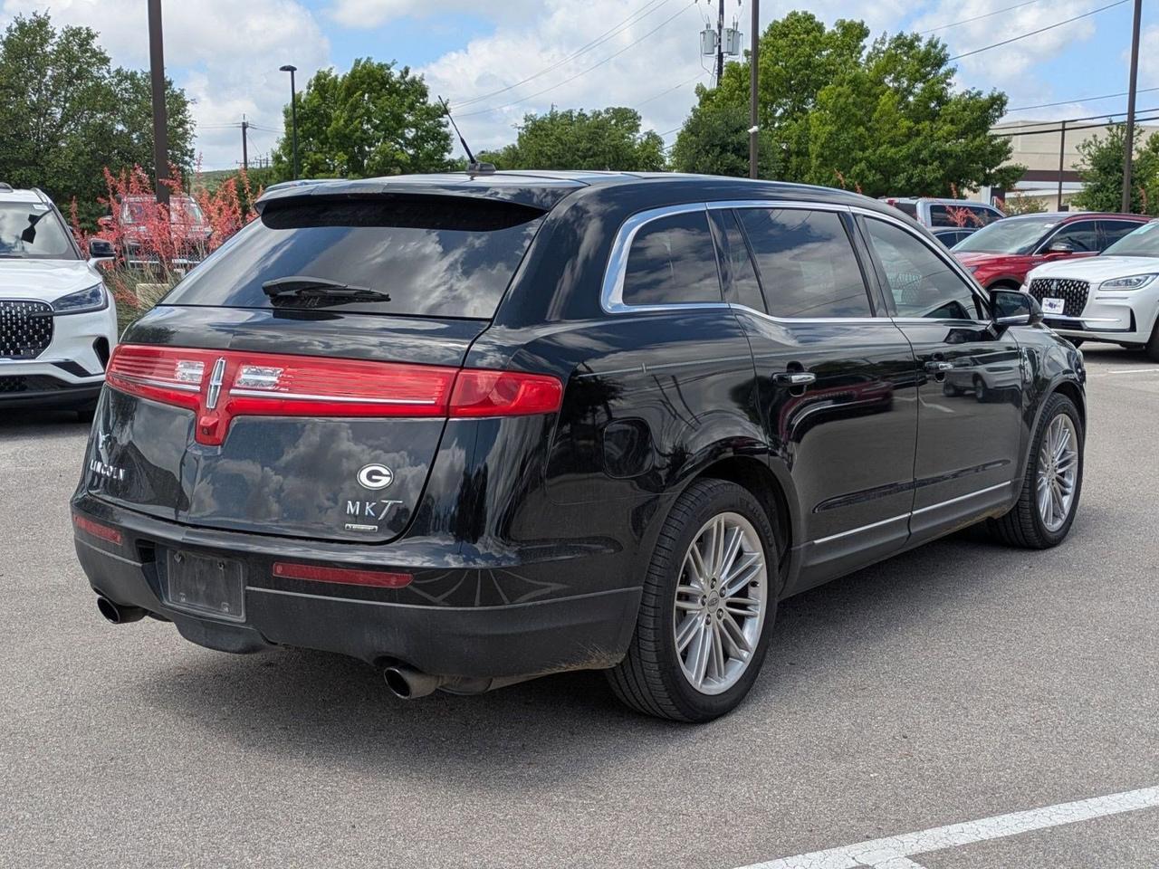 2016 Lincoln MKT EcoBoost