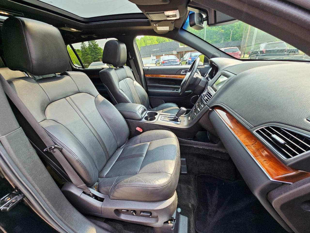 2016 Lincoln MKT Town Car Livery Hastings MI