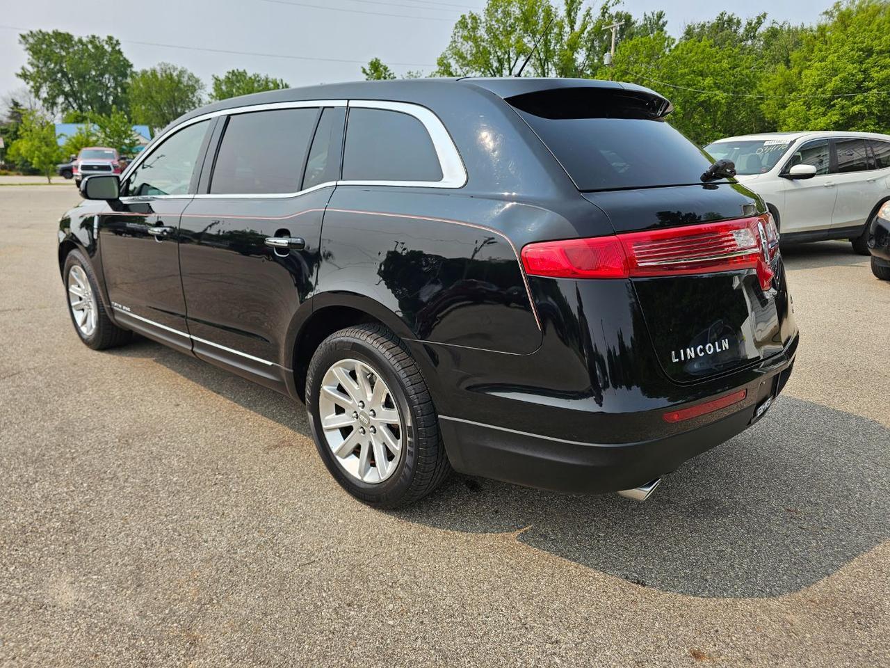 2016 Lincoln MKT Town Car Livery Hastings MI