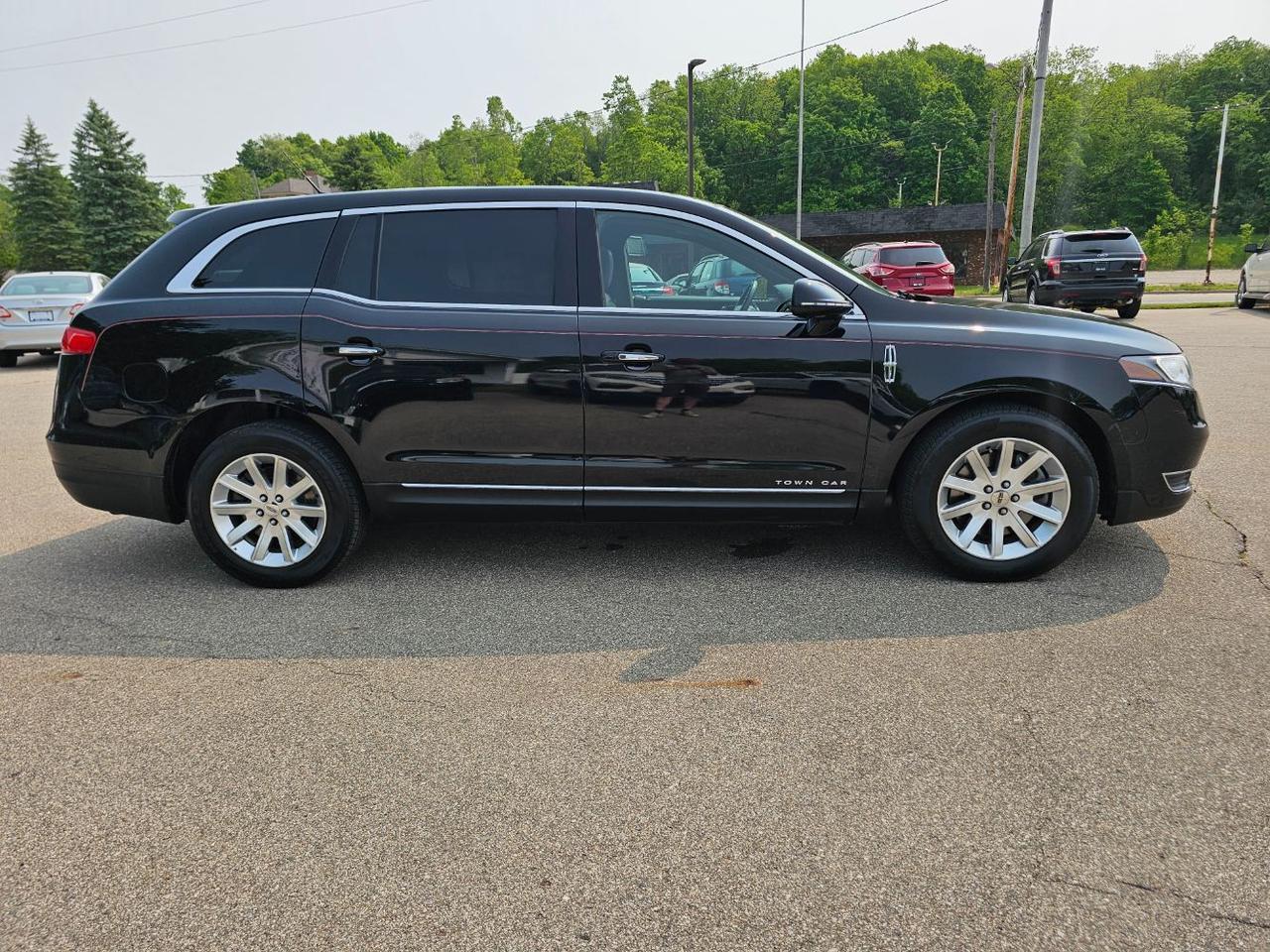 2016 Lincoln MKT Town Car Livery Hastings MI