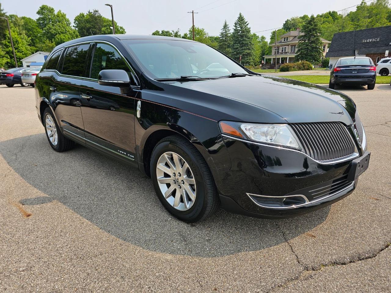 2016 Lincoln MKT Town Car Livery Hastings MI