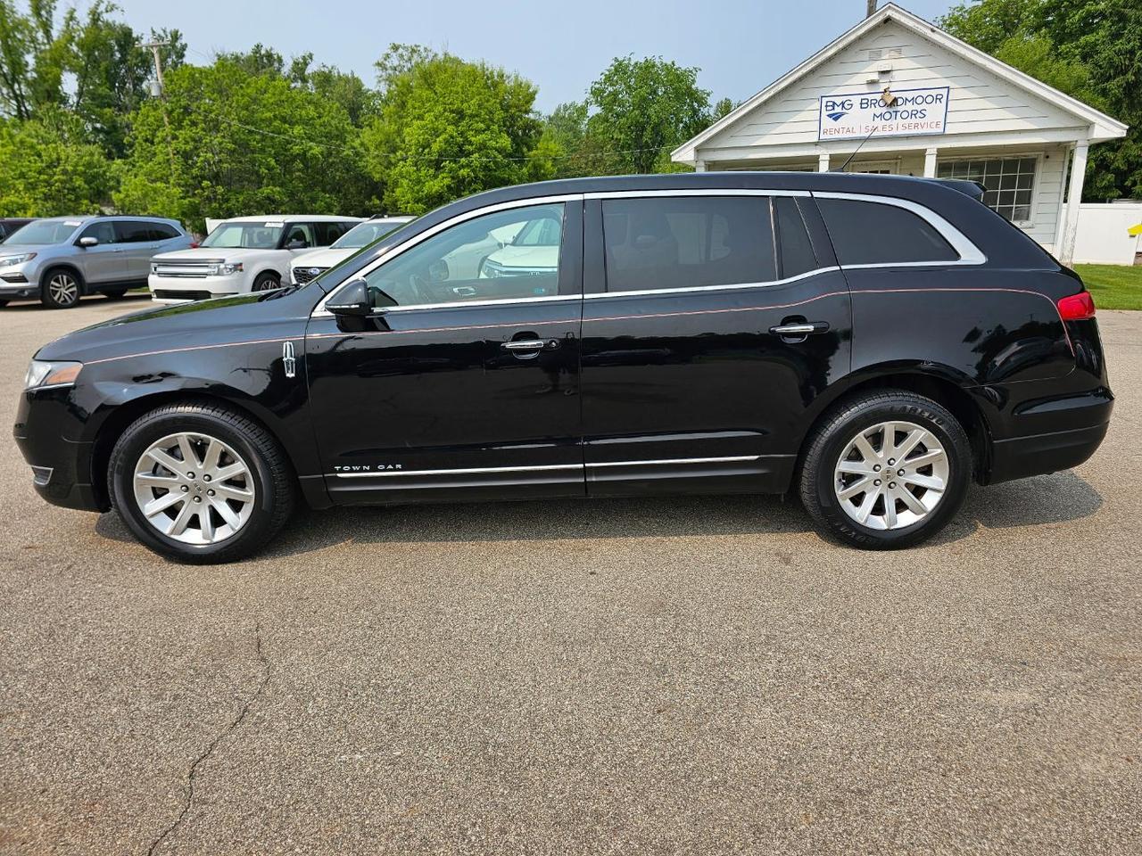 2016 Lincoln MKT Town Car Livery Hastings MI