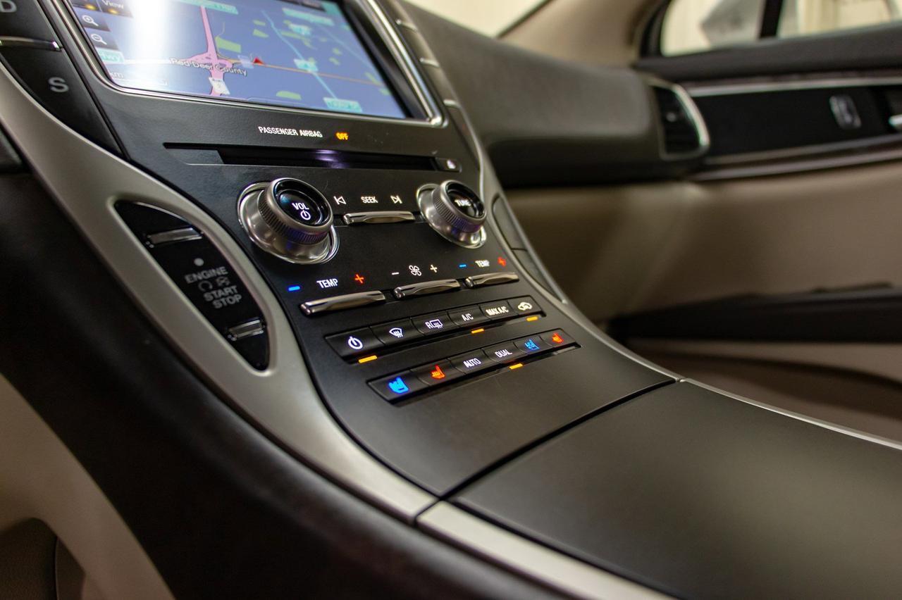 2016 Lincoln MKX AWD Luxury Edition Leather Roof Nav Red Deer AB