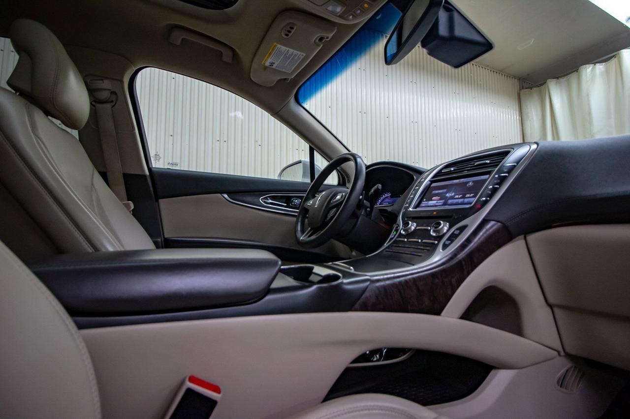 2016 Lincoln MKX AWD Luxury Edition Leather Roof Nav Red Deer AB