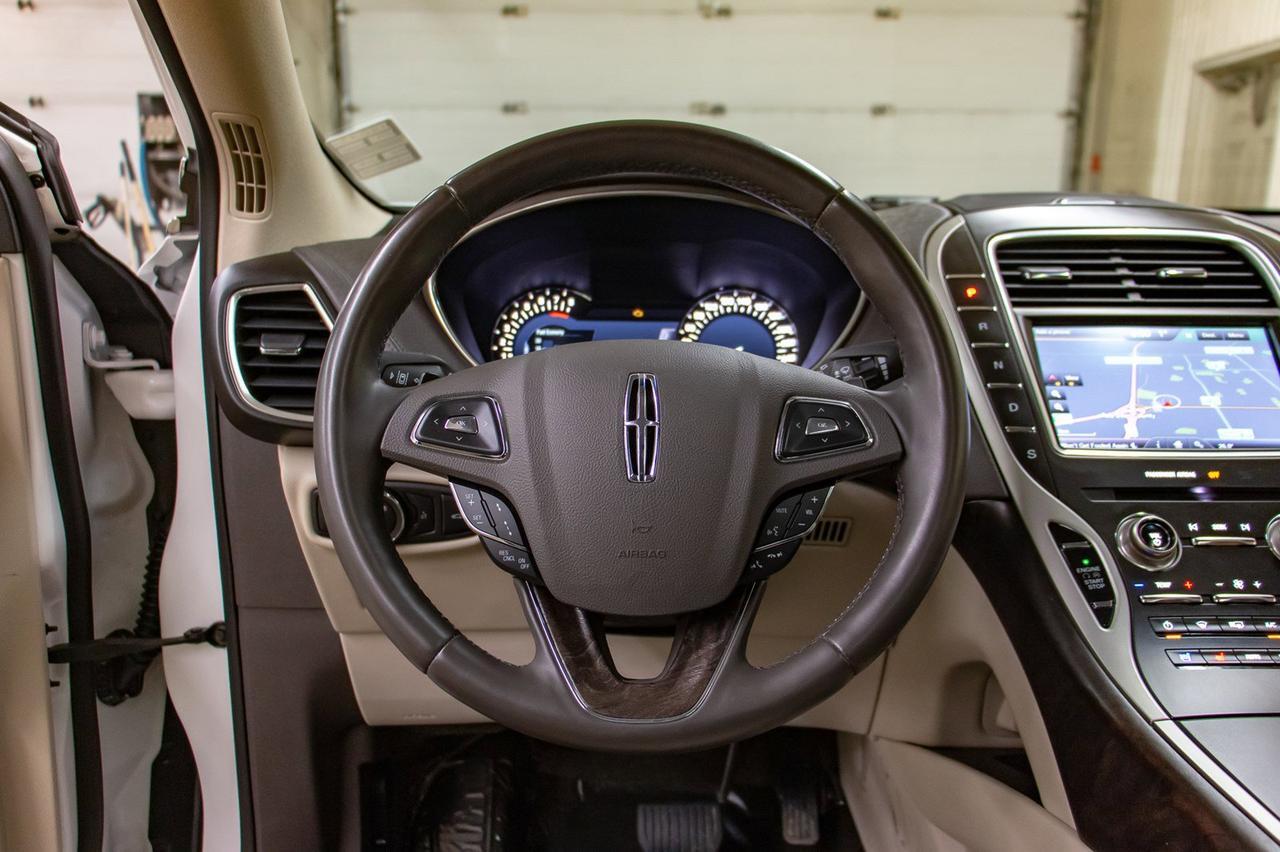 2016 Lincoln MKX AWD Luxury Edition Leather Roof Nav Red Deer AB