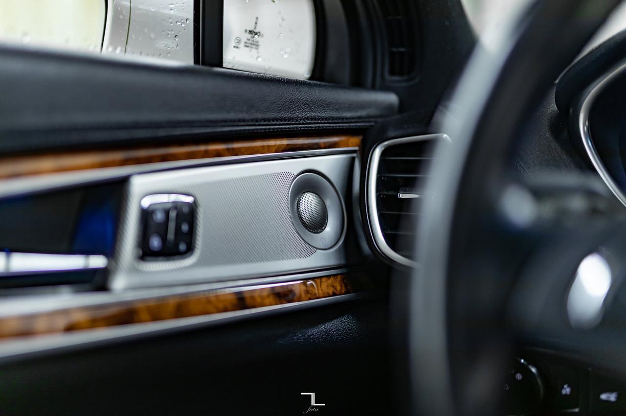 2016 Lincoln MKX AWD Reserve Leather Roof Nav BCam Red Deer AB