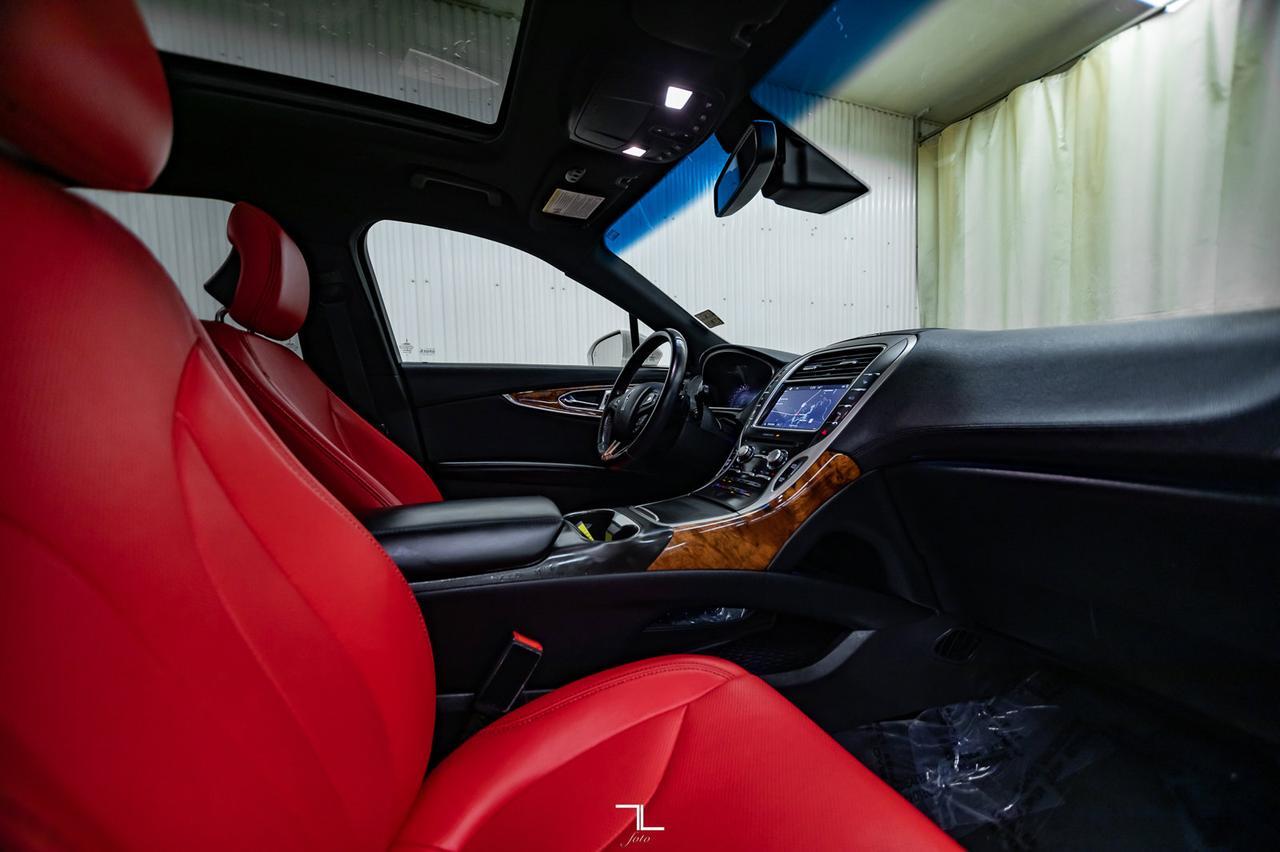 2016 Lincoln MKX AWD Reserve Leather Roof Nav BCam Red Deer AB