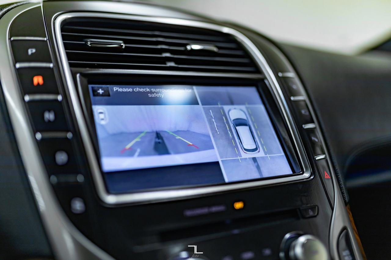 2016 Lincoln MKX AWD Reserve Leather Roof Nav BCam Red Deer AB