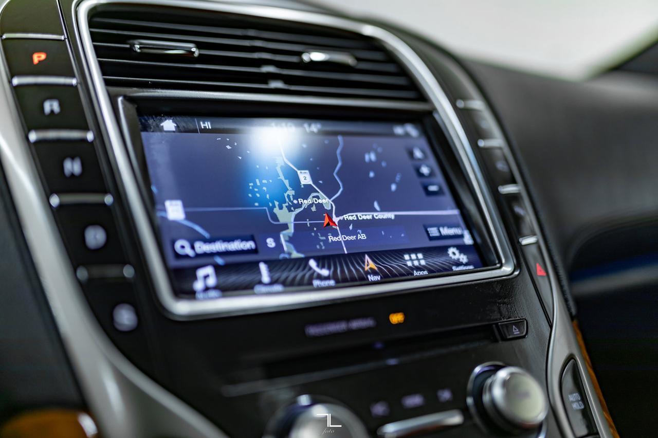 2016 Lincoln MKX AWD Reserve Leather Roof Nav BCam Red Deer AB