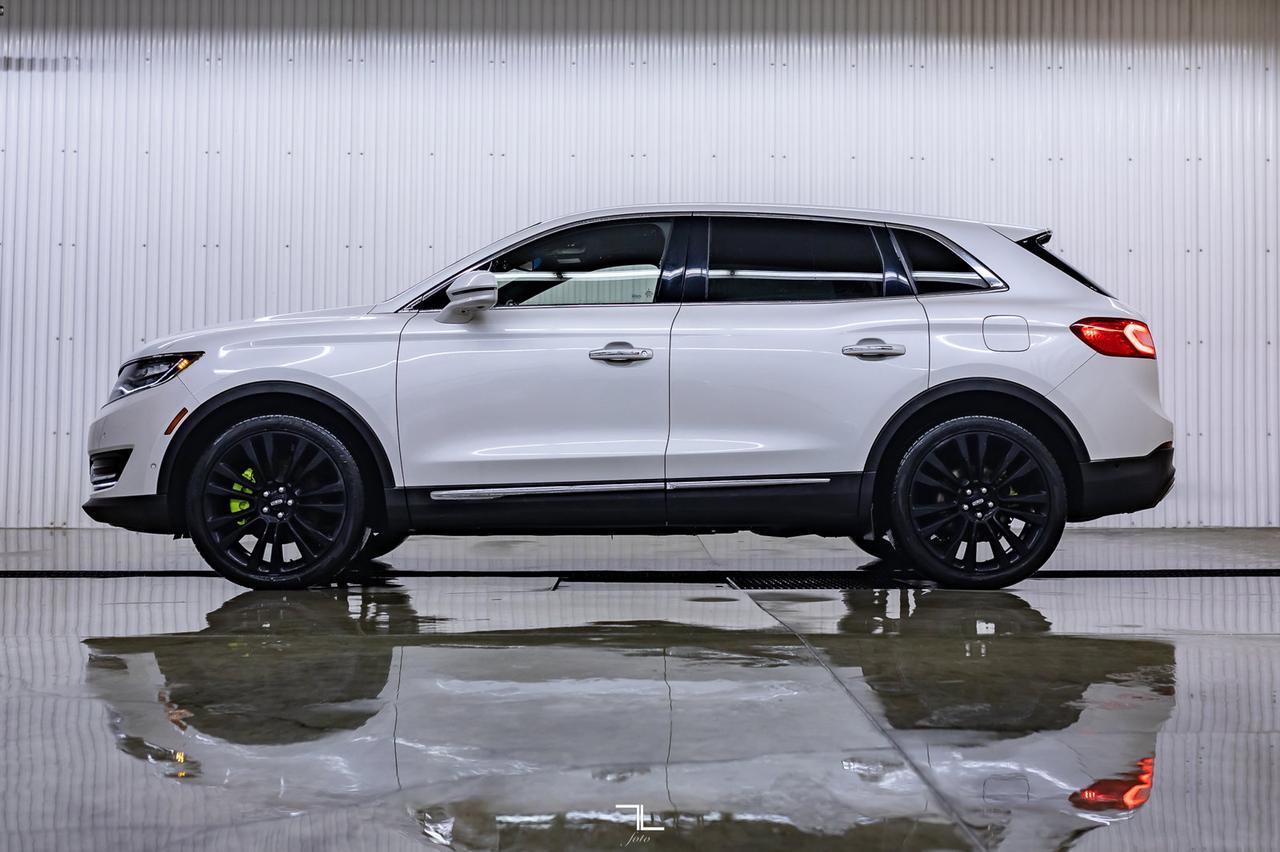 2016 Lincoln MKX AWD Reserve Leather Roof Nav BCam Red Deer AB