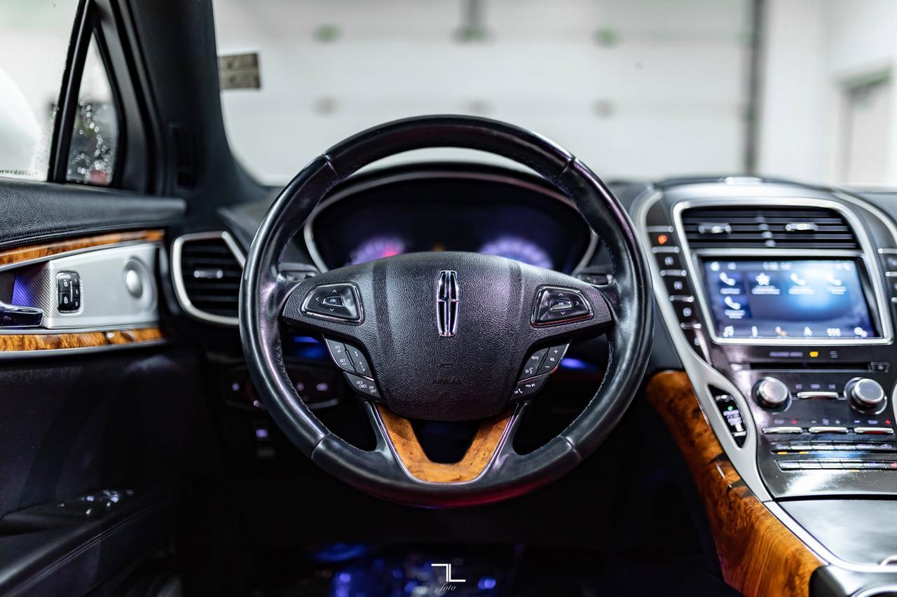 2016 Lincoln MKX AWD Reserve Leather Roof Nav BCam Red Deer AB