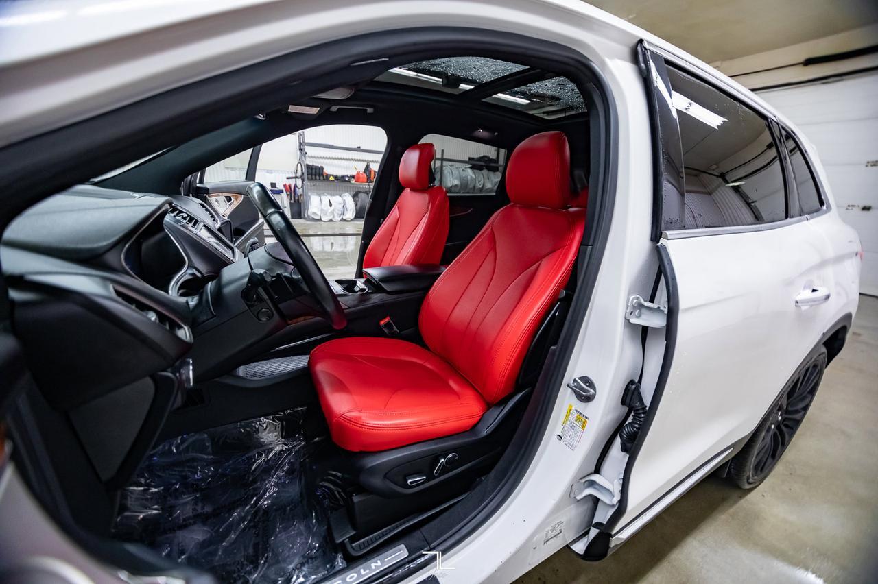 2016 Lincoln MKX AWD Reserve Leather Roof Nav BCam Red Deer AB