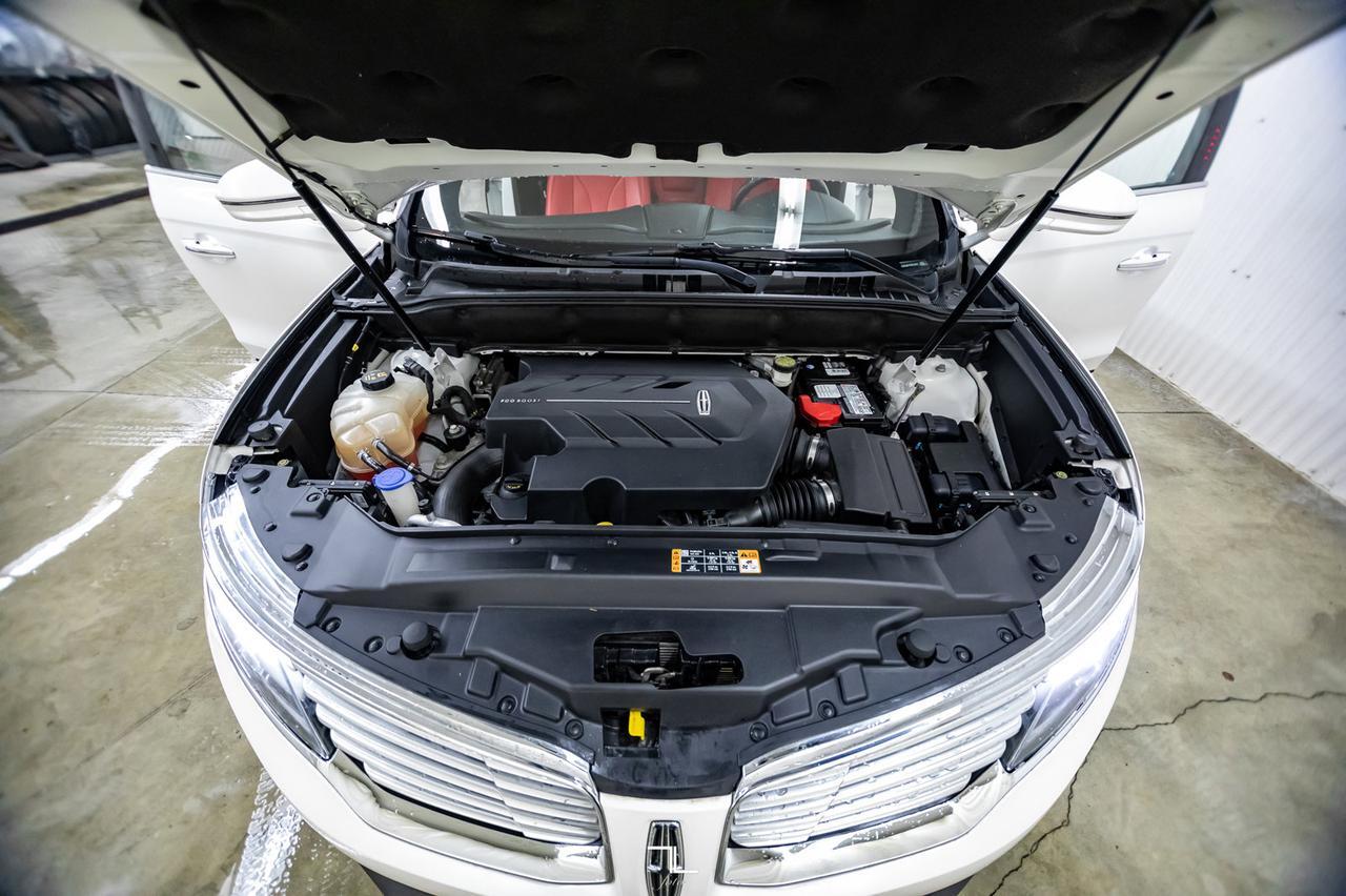 2016 Lincoln MKX AWD Reserve Leather Roof Nav BCam Red Deer AB