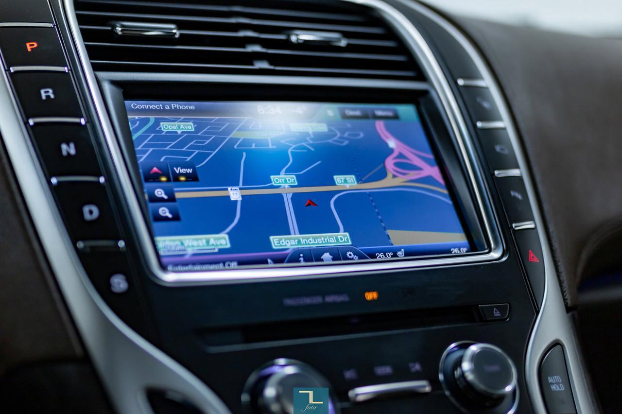 2016 Lincoln MKX AWD Reserve Leather Roof Nav BCam Red Deer AB