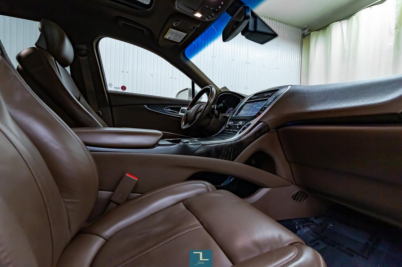 2016 Lincoln MKX AWD Reserve Leather Roof Nav BCam Red Deer AB