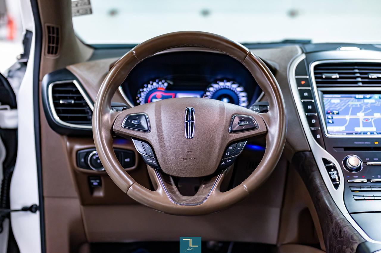 2016 Lincoln MKX AWD Reserve Leather Roof Nav BCam Red Deer AB