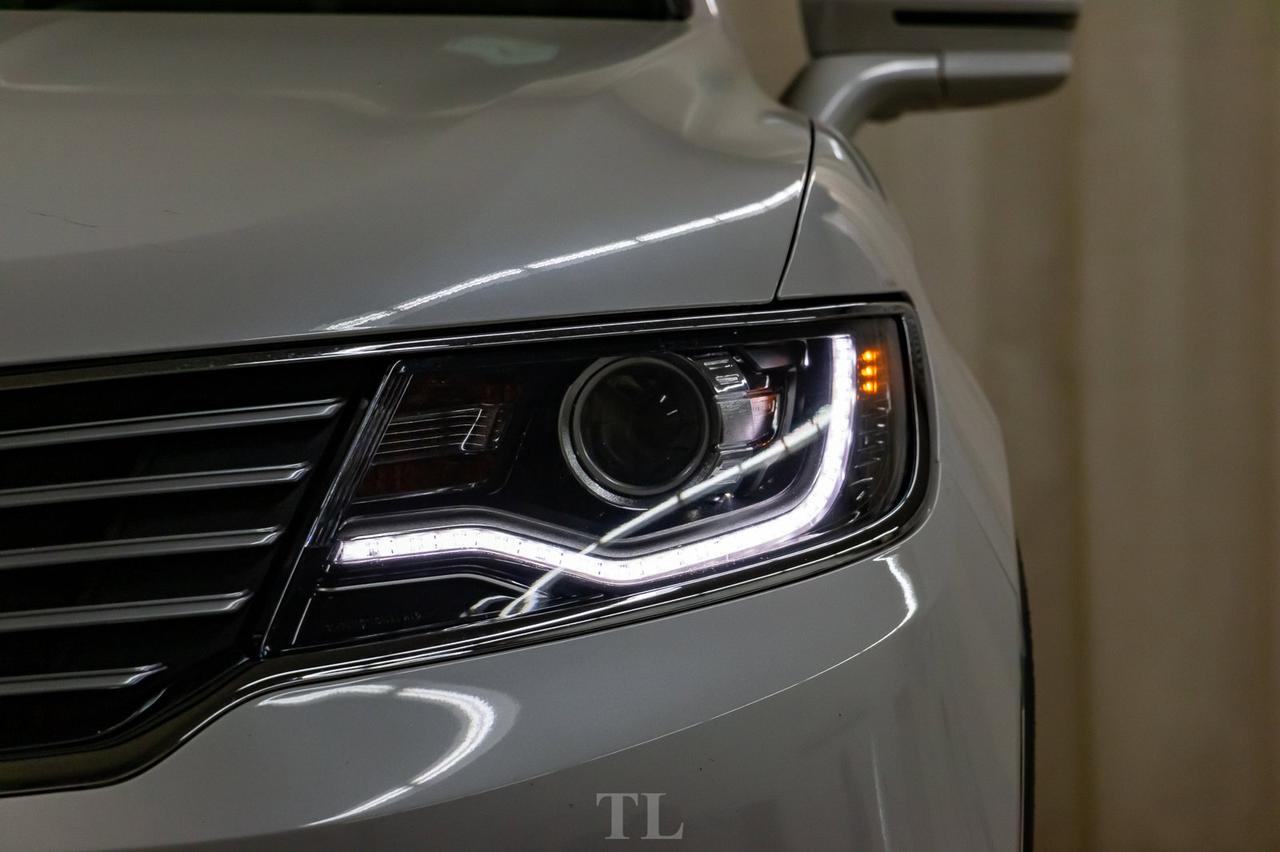 2016 Lincoln MKX AWD Reserve Leather Roof Nav BCam Red Deer AB