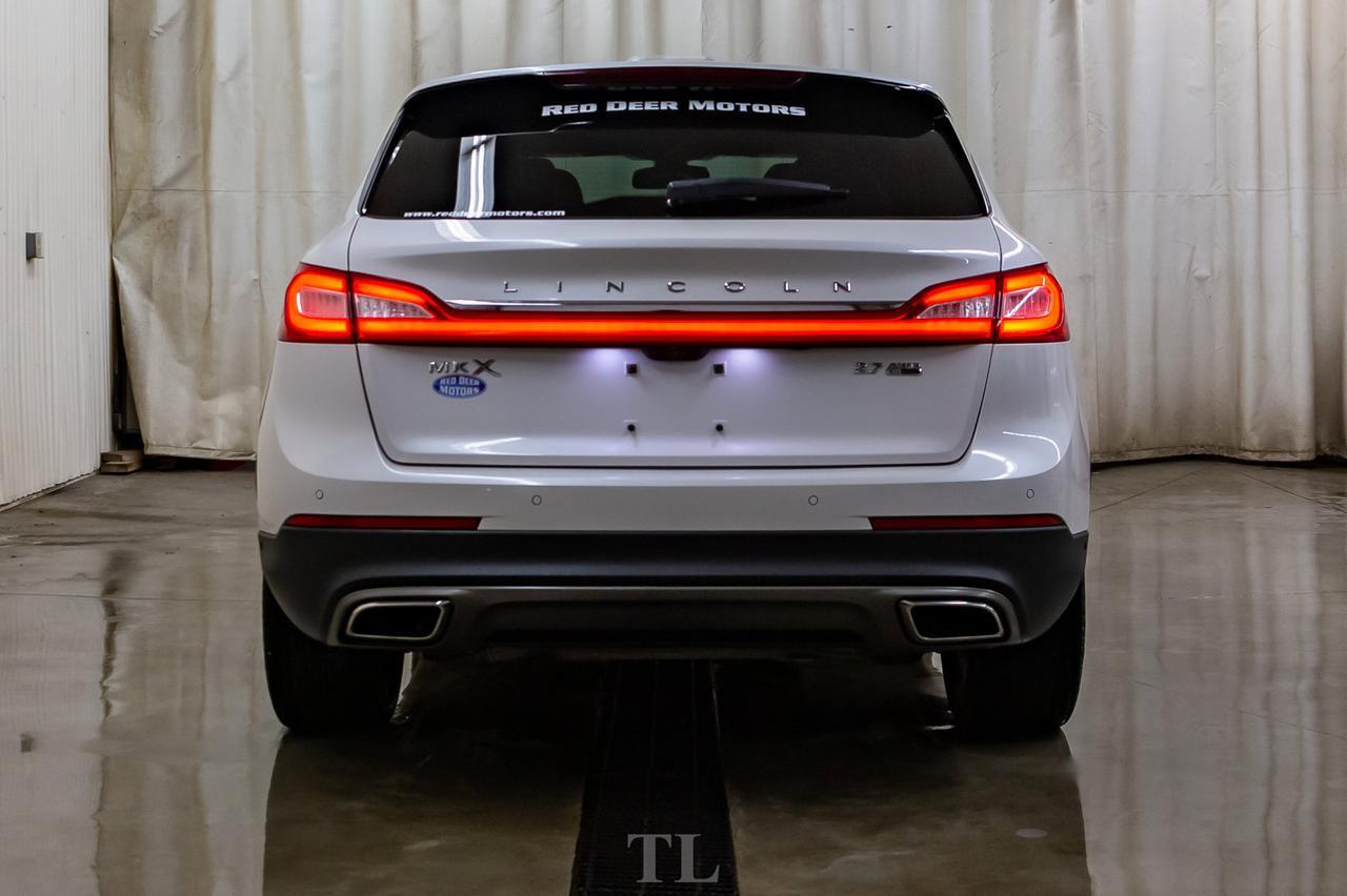 2016 Lincoln MKX AWD Reserve Leather Roof Nav BCam Red Deer AB