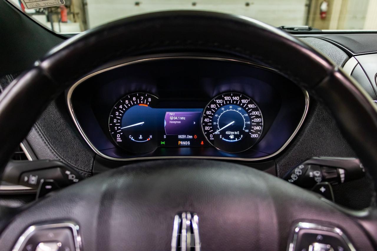 2016 Lincoln MKX AWD Reserve Leather Roof Nav BCam Red Deer AB