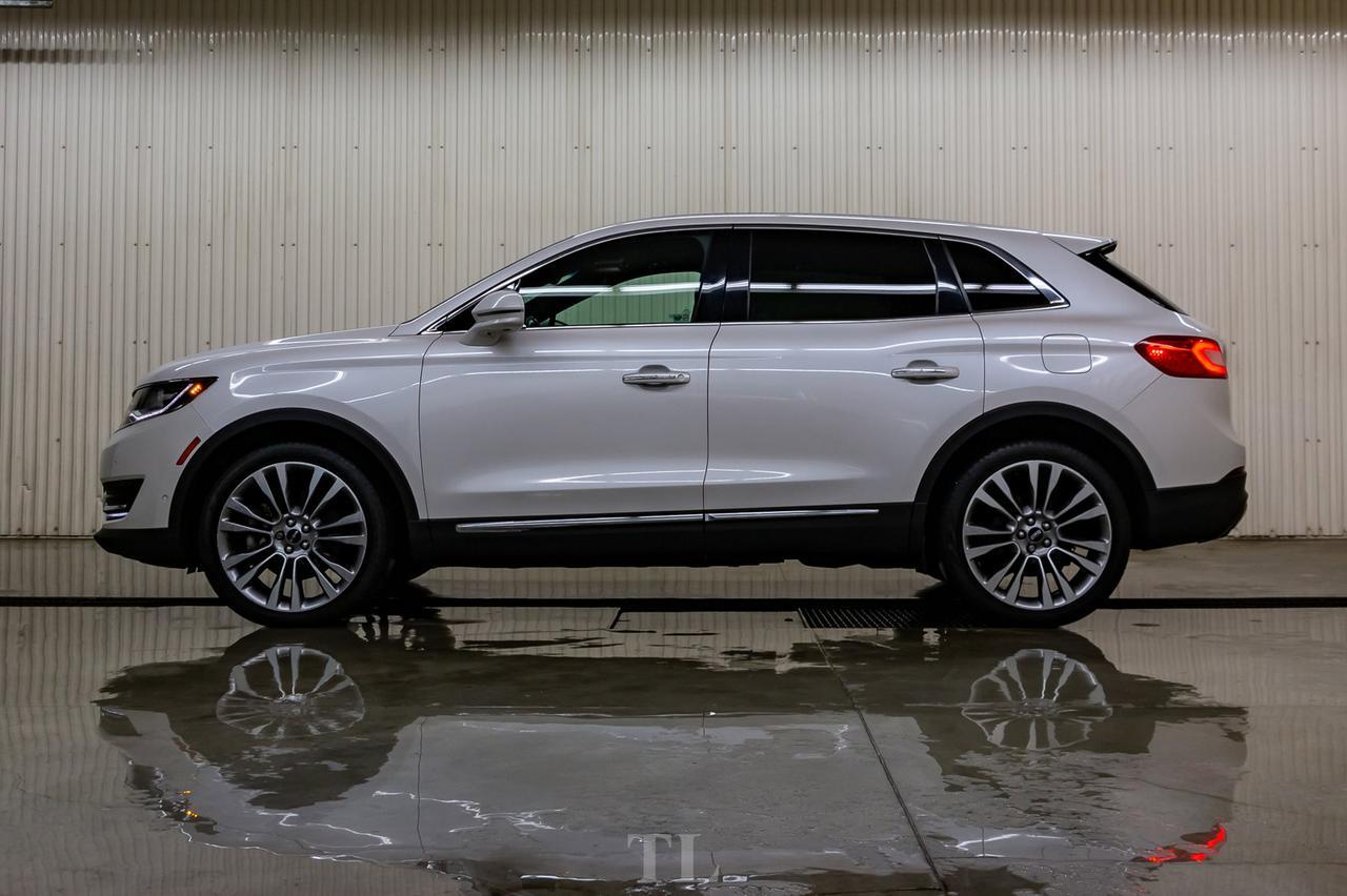 2016 Lincoln MKX AWD Reserve Leather Roof Nav BCam Red Deer AB