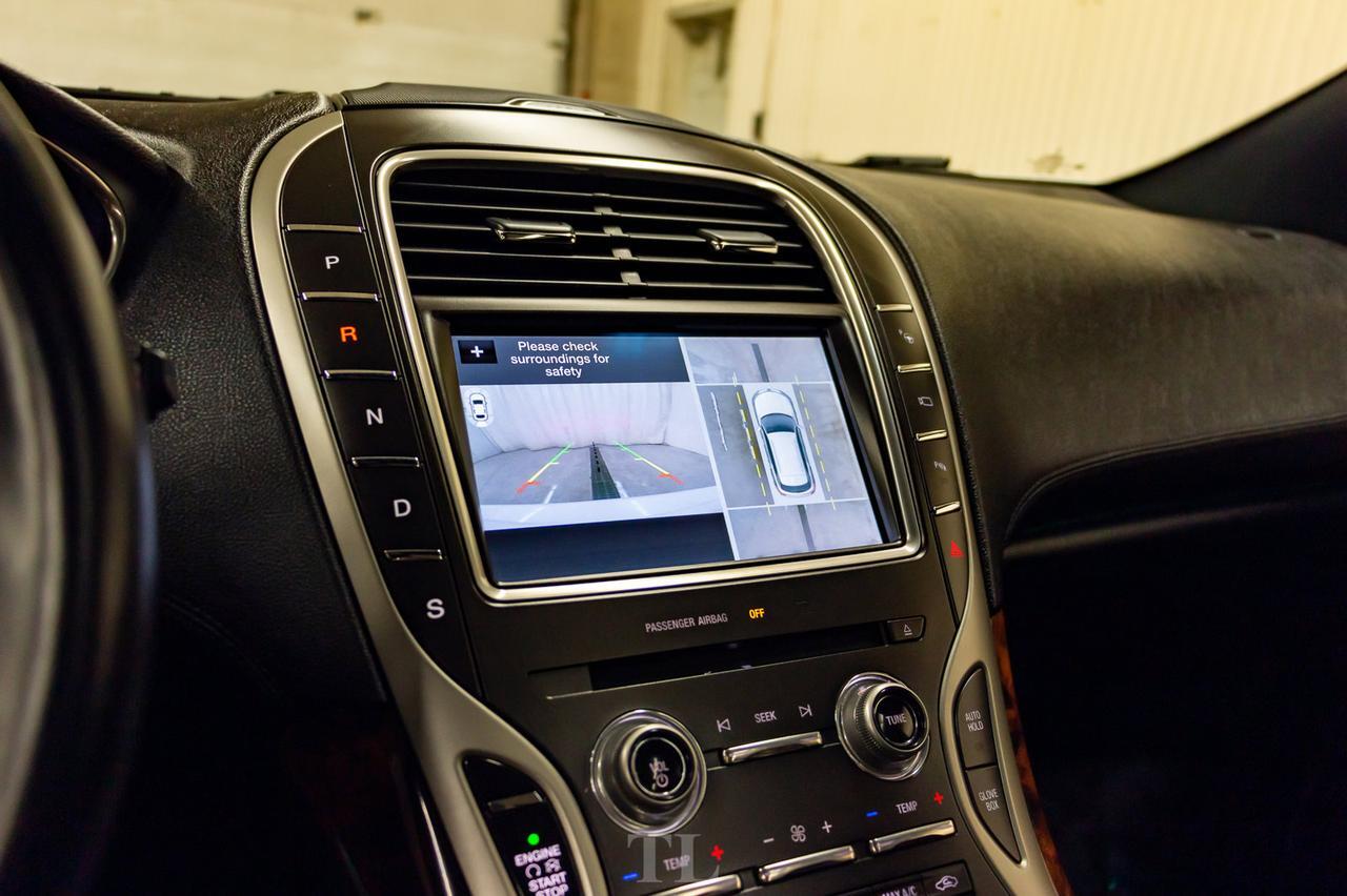 2016 Lincoln MKX AWD Reserve Leather Roof Nav BCam Red Deer AB