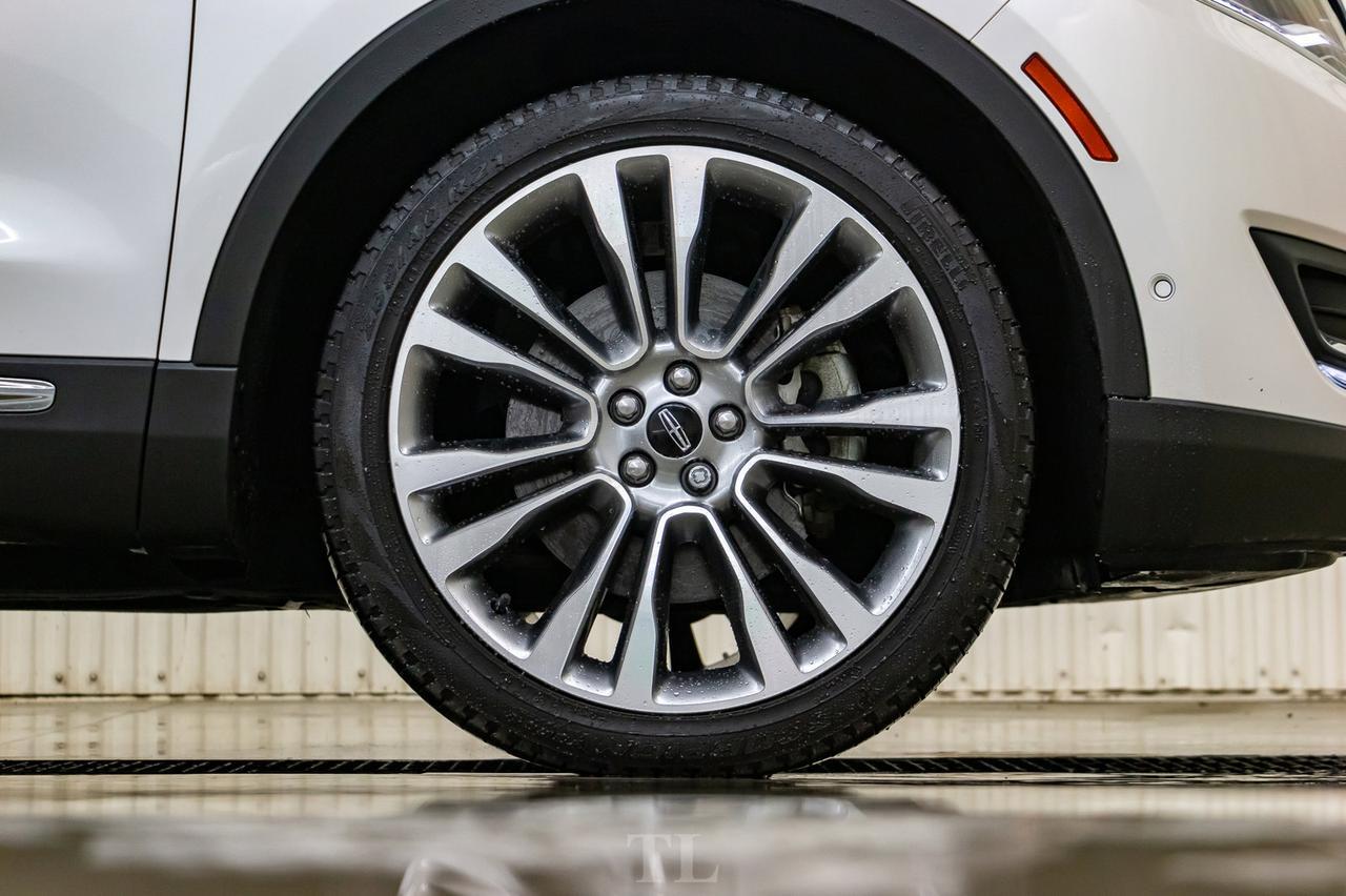 2016 Lincoln MKX AWD Reserve Leather Roof Nav BCam Red Deer AB