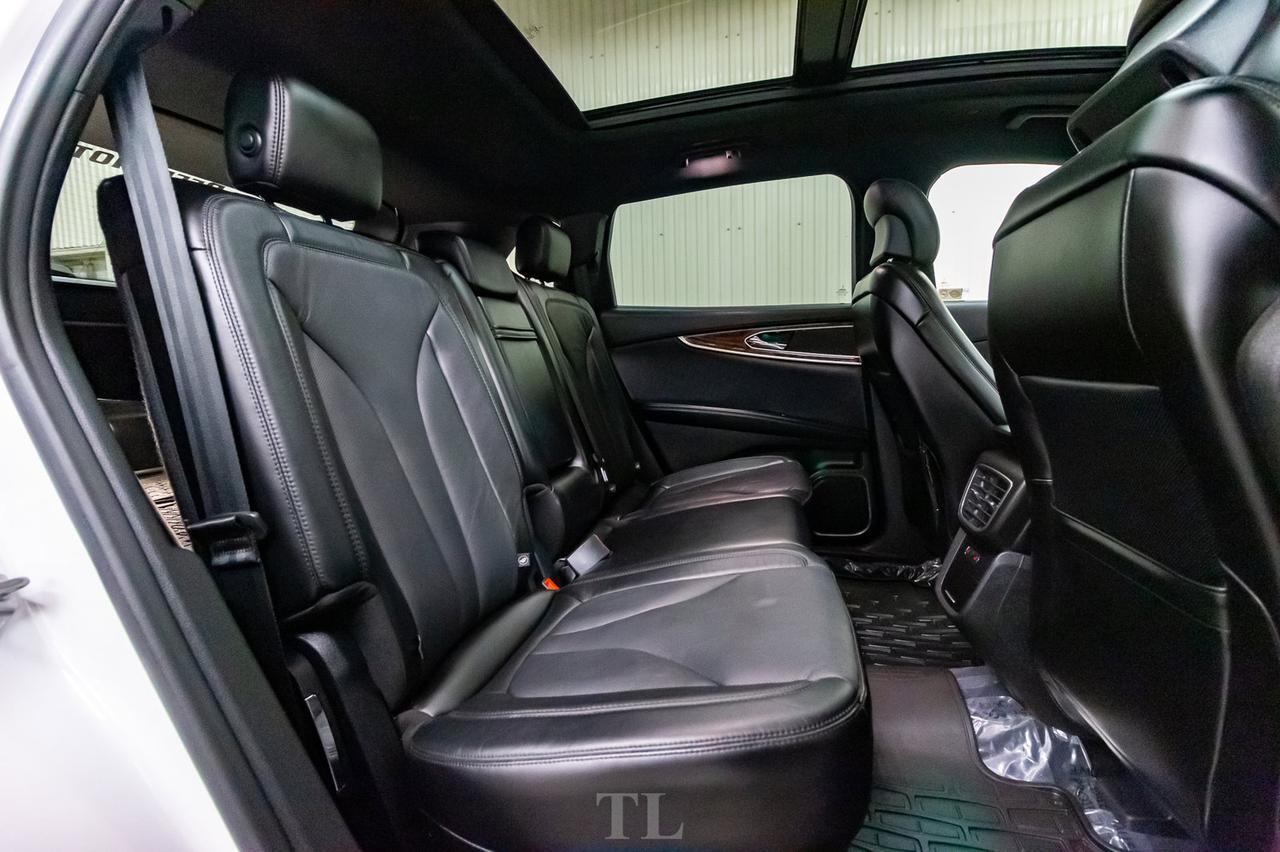 2016 Lincoln MKX AWD Reserve Leather Roof Nav BCam Red Deer AB