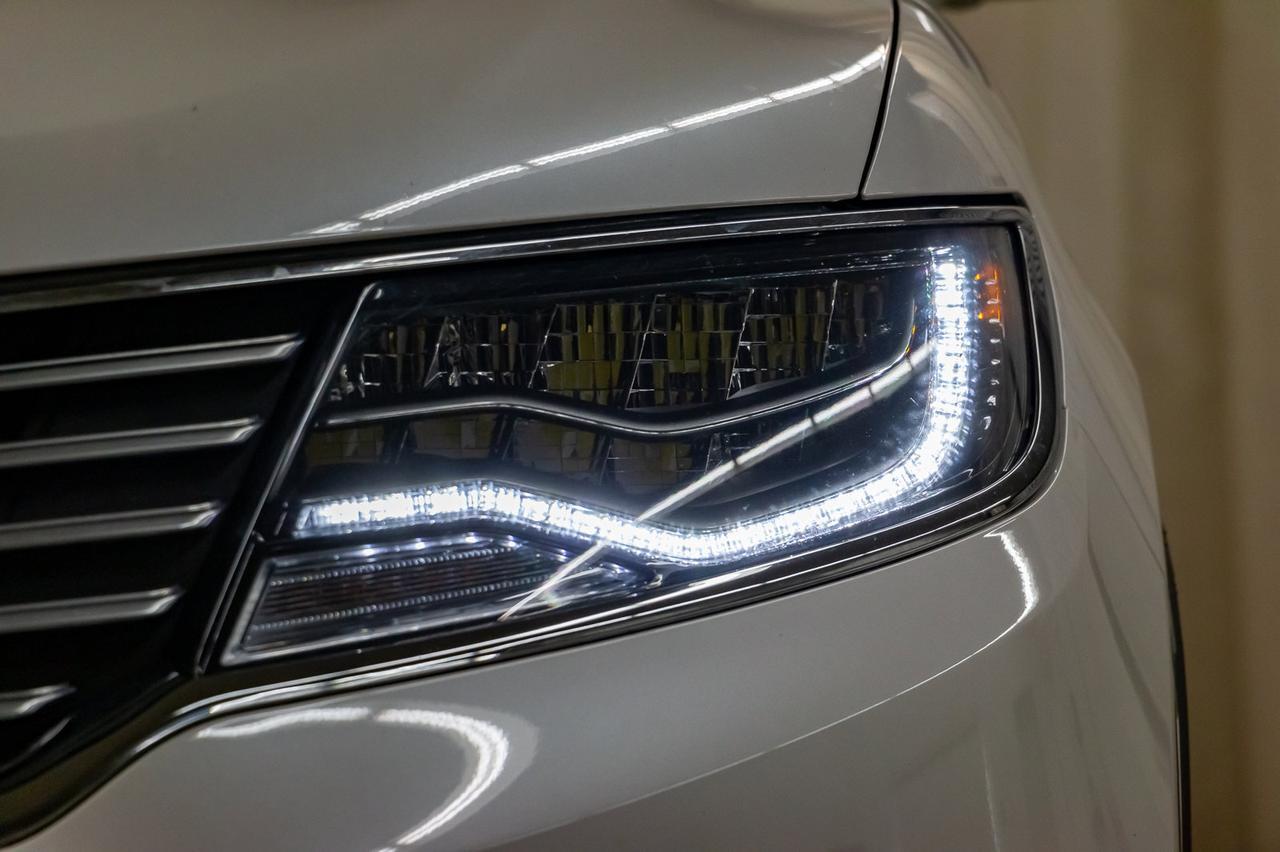 2016 Lincoln MKX AWD Reserve Leather Roof Nav BCam Red Deer AB