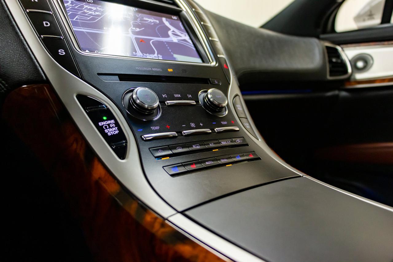 2016 Lincoln MKX AWD Reserve Leather Roof Nav BCam Red Deer AB