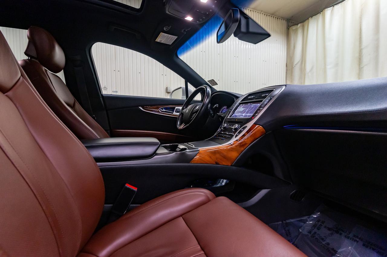 2016 Lincoln MKX AWD Reserve Leather Roof Nav BCam Red Deer AB