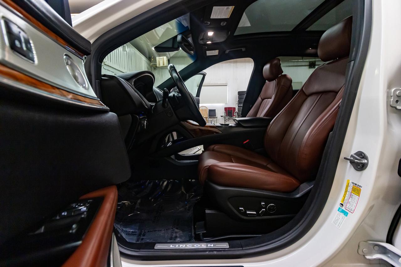 2016 Lincoln MKX AWD Reserve Leather Roof Nav BCam Red Deer AB