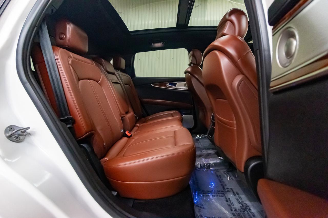 2016 Lincoln MKX AWD Reserve Leather Roof Nav BCam Red Deer AB