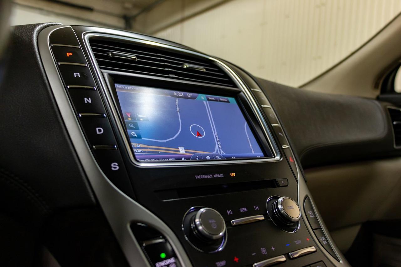 2016 Lincoln MKX AWD Reserve Leather Roof Nav Red Deer AB