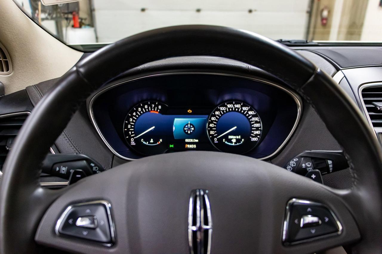 2016 Lincoln MKX AWD Reserve Leather Roof Nav Red Deer AB