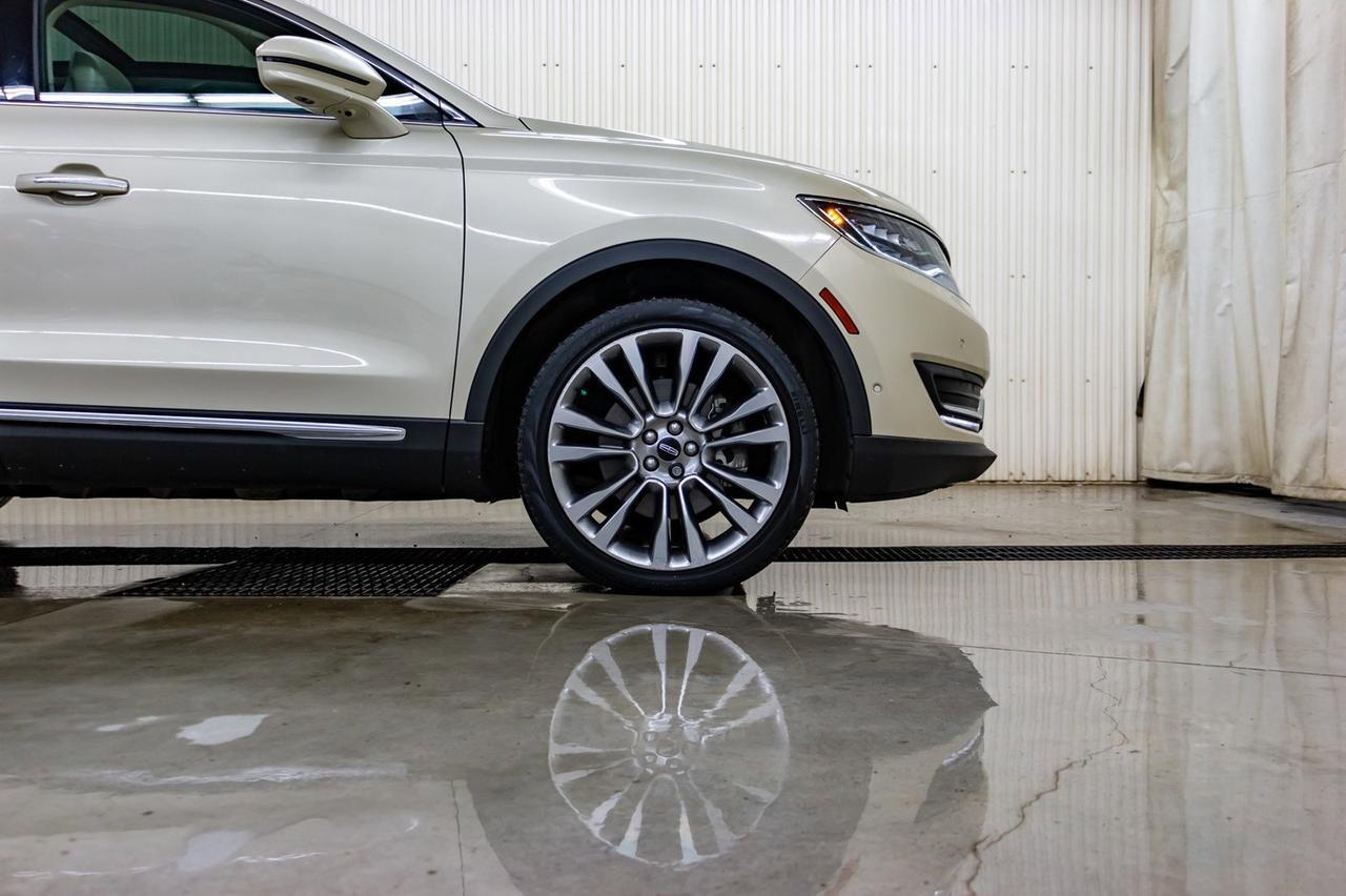 2016 Lincoln MKX AWD Reserve Leather Roof Nav Red Deer AB