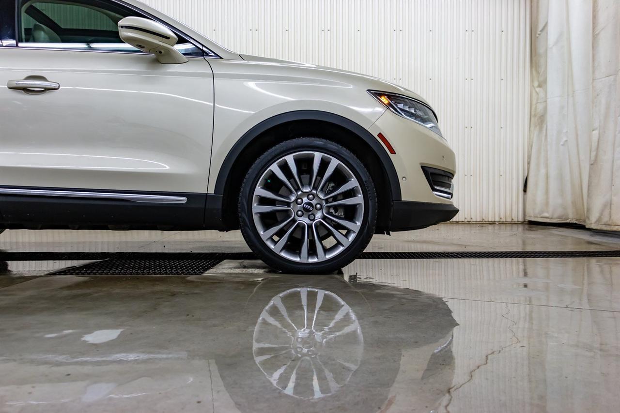 2016 Lincoln MKX AWD Reserve Leather Roof Nav Red Deer AB