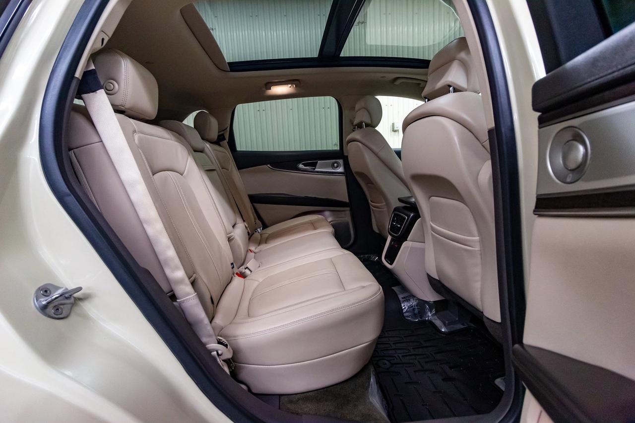 2016 Lincoln MKX AWD Reserve Leather Roof Nav Red Deer AB