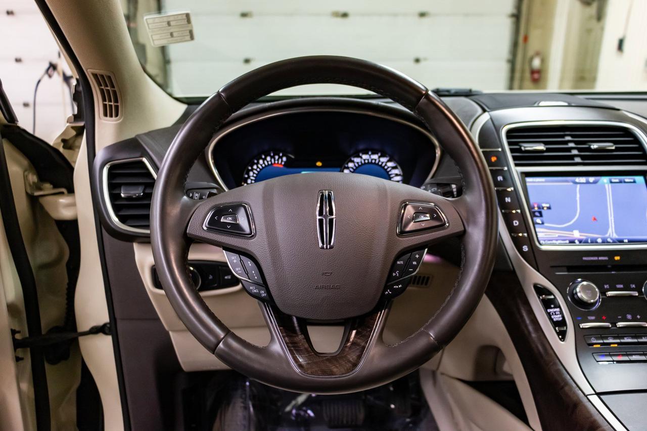 2016 Lincoln MKX AWD Reserve Leather Roof Nav Red Deer AB