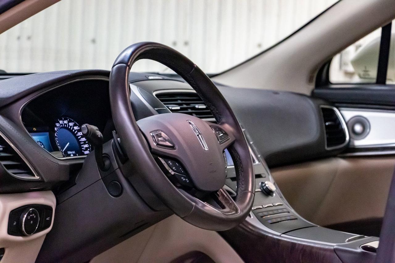 2016 Lincoln MKX AWD Reserve Leather Roof Nav Red Deer AB