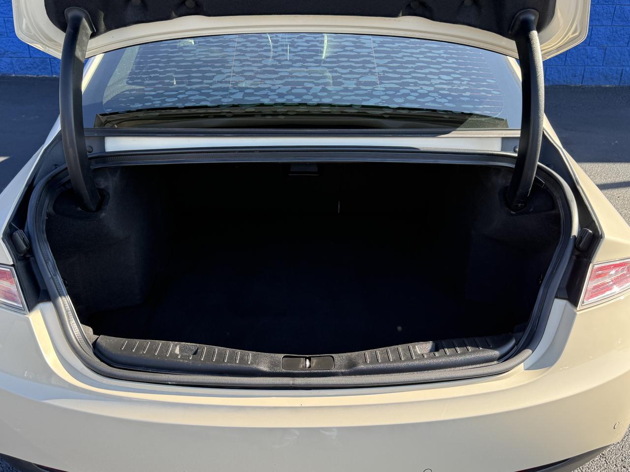 2016 Lincoln MKZ Base photo 19