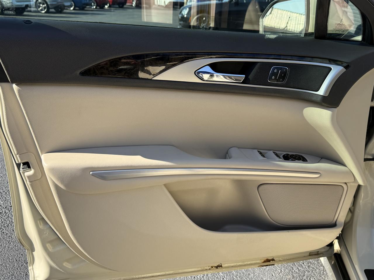 2016 Lincoln MKZ Base photo 6