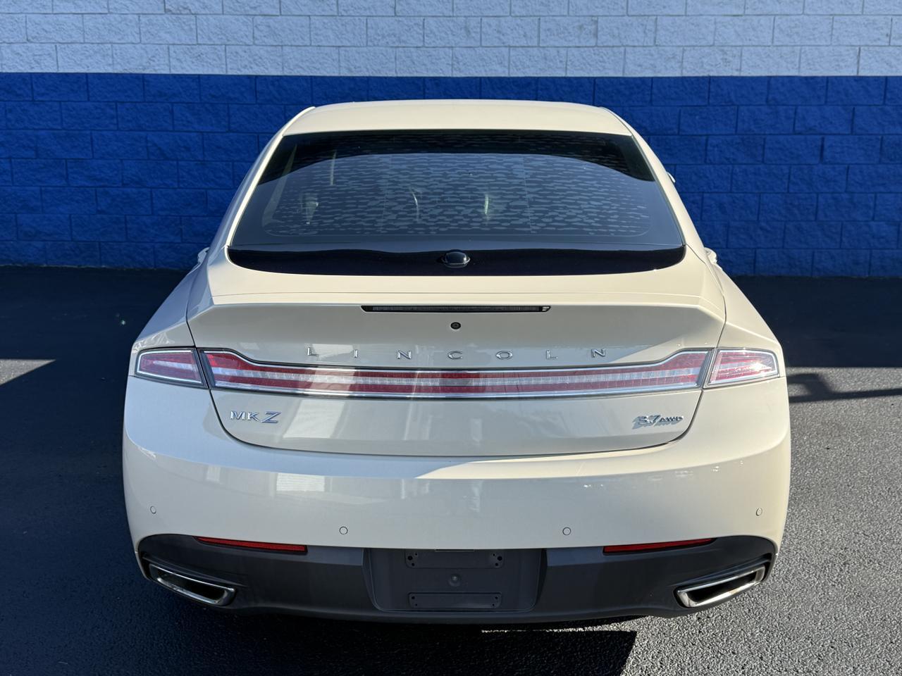 2016 Lincoln MKZ Base photo 18