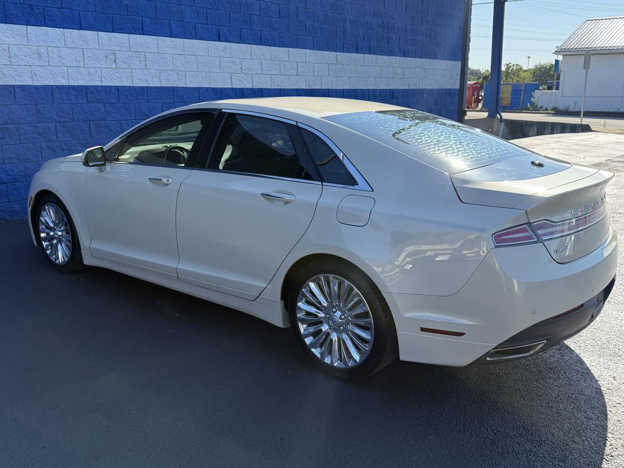 2016 Lincoln MKZ Base photo 17