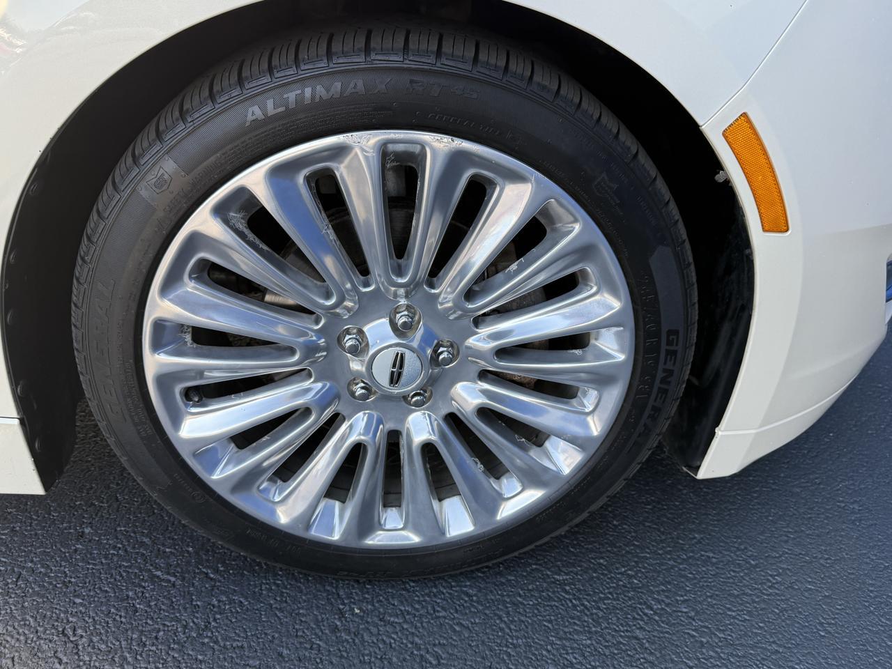 2016 Lincoln MKZ Base photo 21
