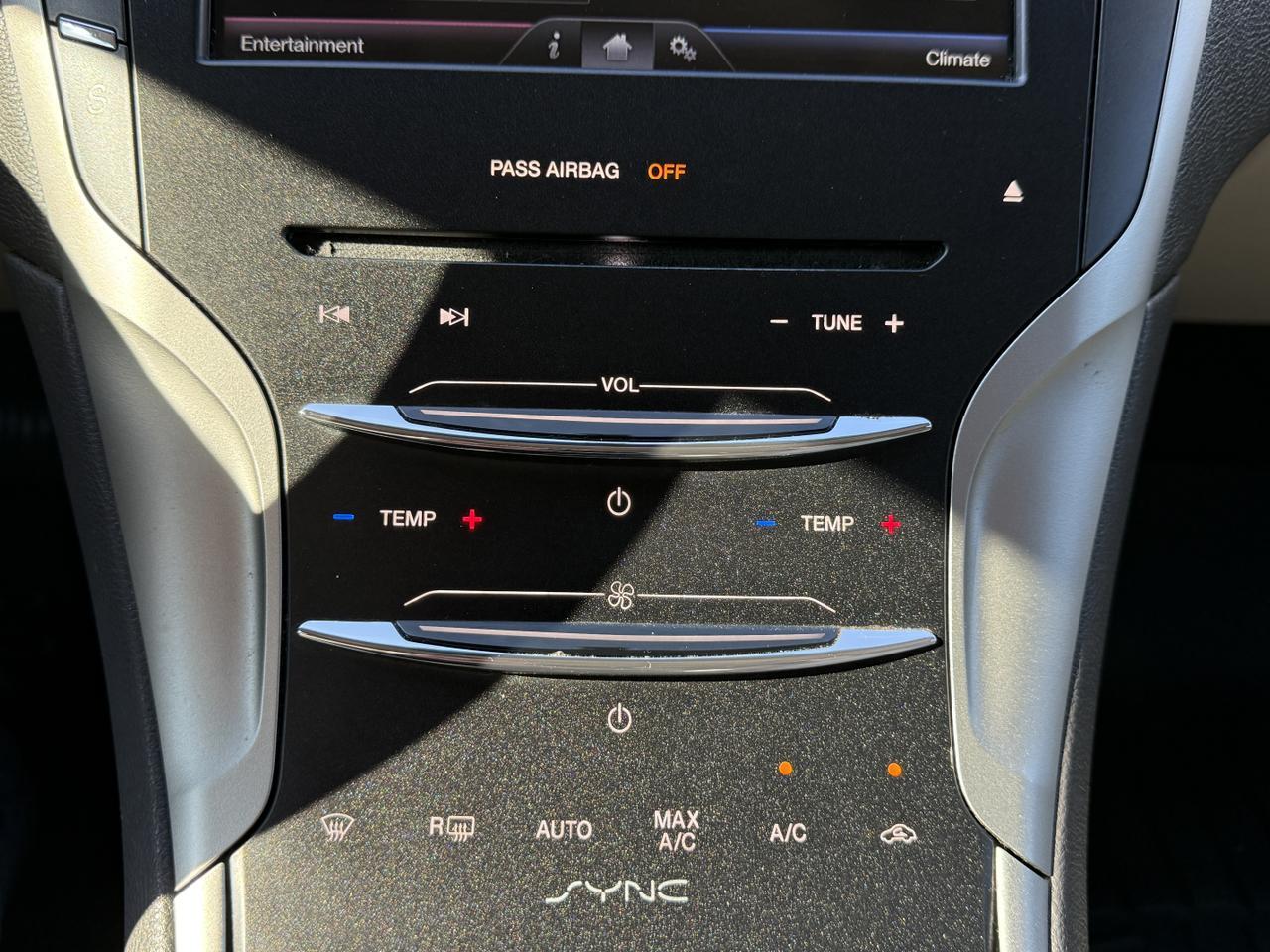 2016 Lincoln MKZ Base photo 9